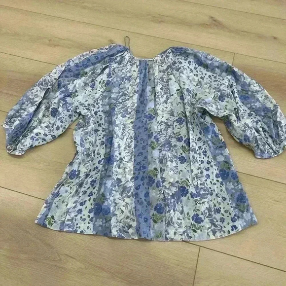 LC Lauren Conrad Blue Blooming stripe Floral Raglan Sleeve Button Top Large blue - Picture 7 of 8